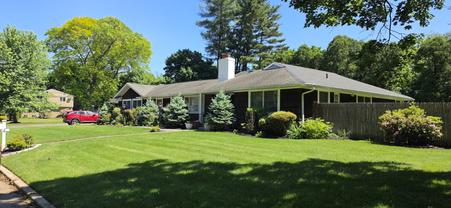 4 Cambridge Drive, Smithtown, NY — home sold by Andrew Ragusa in Smithtown, NY