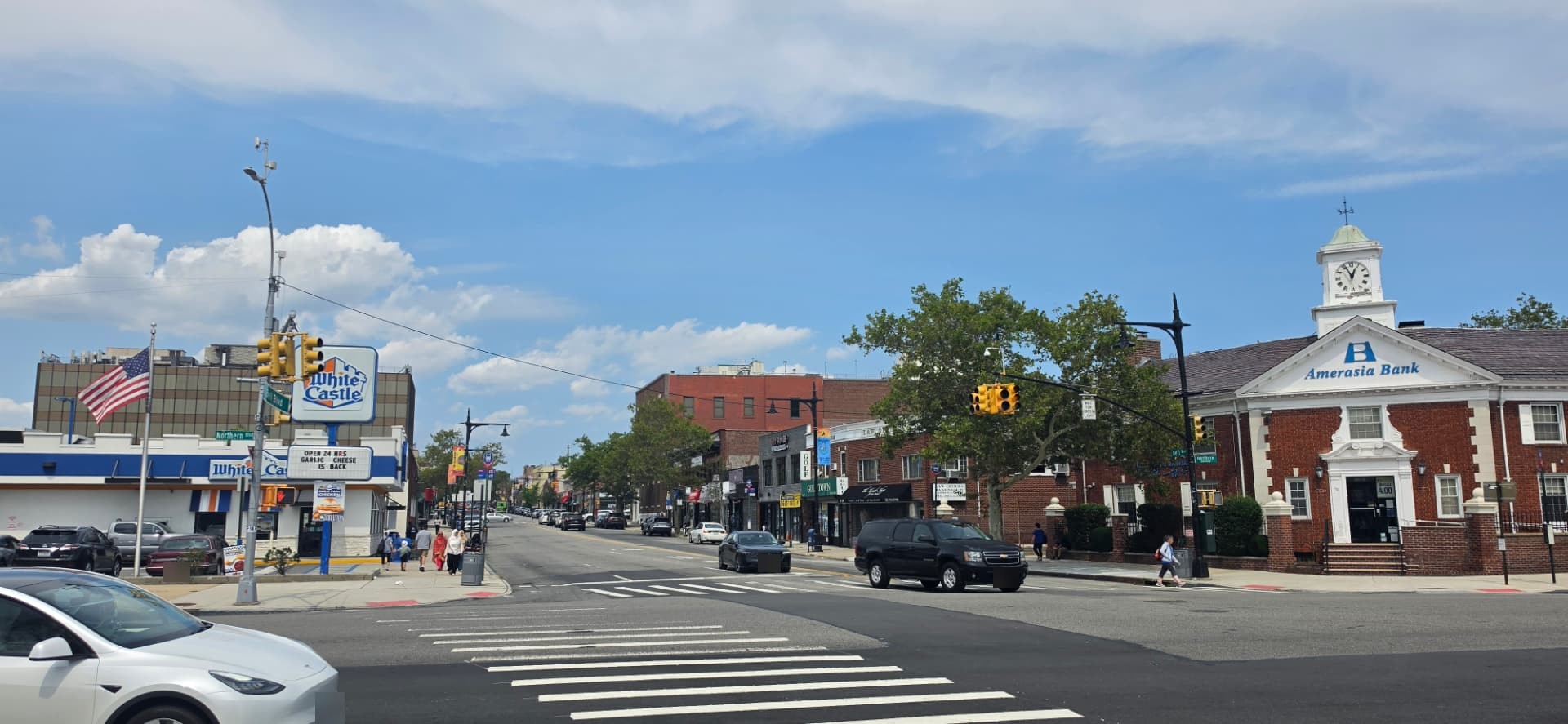 Busy Bell Boulevard intersection in Bayside, Queens, near the longstanding White Castle location